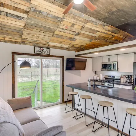 Pet-Friendly Lorena Studio With Fishing Pond Access!